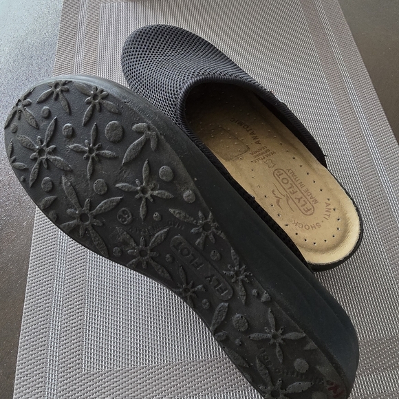 Fly Flot Black Mesh Slip-On Shoes - Picture 2 of 4